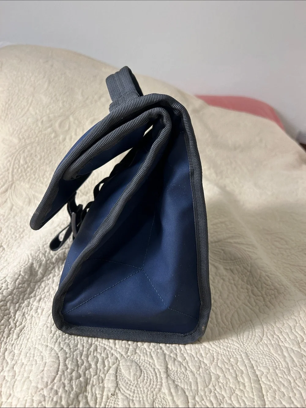 Yeti Navy Blue Insulated Lunch Bag Day Trip